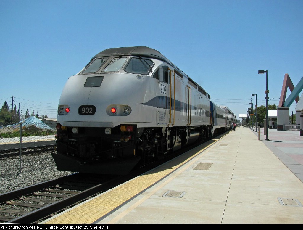 902 preparing to leave